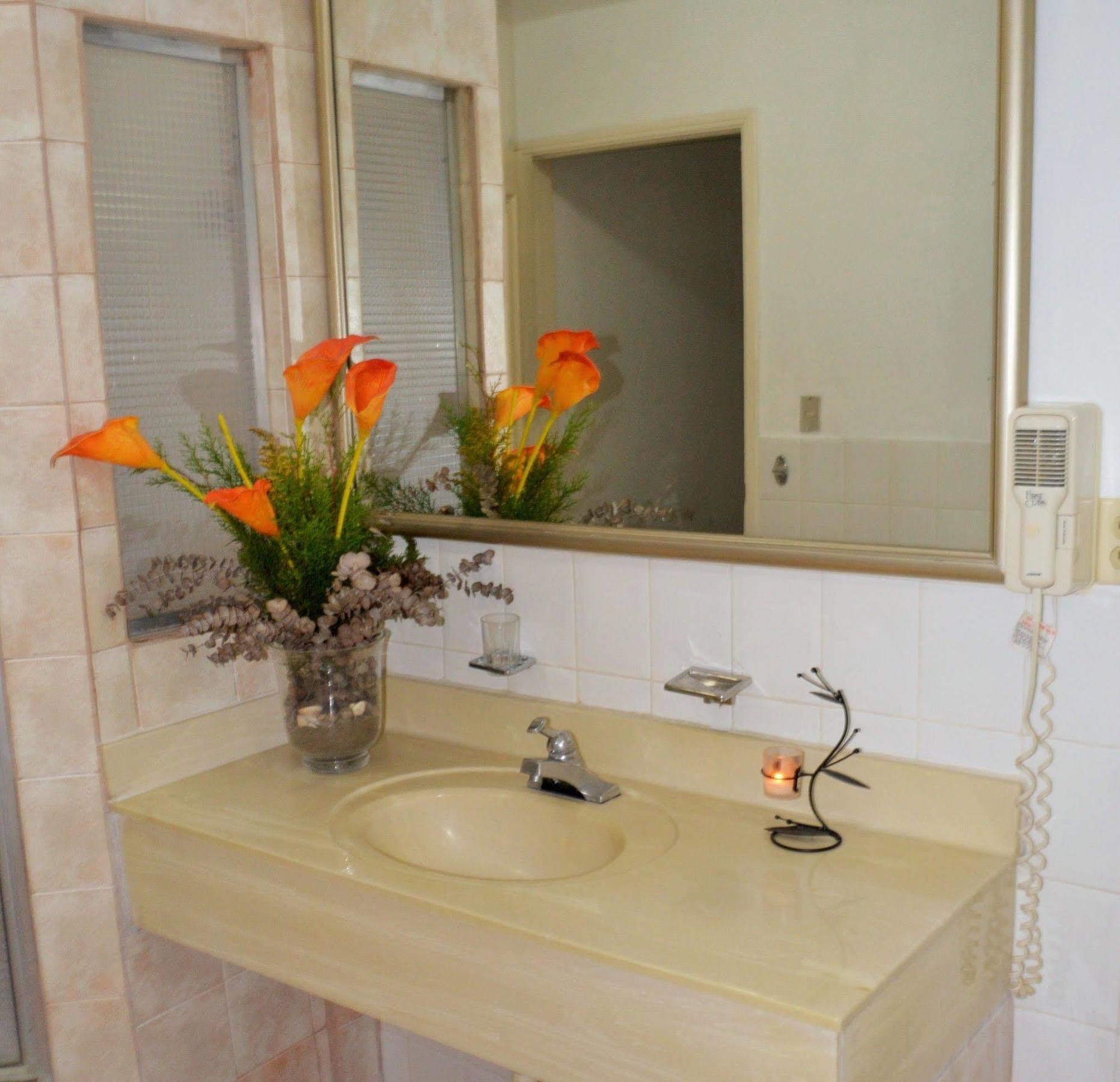 Hotel Casa Real Managua Buitenkant foto