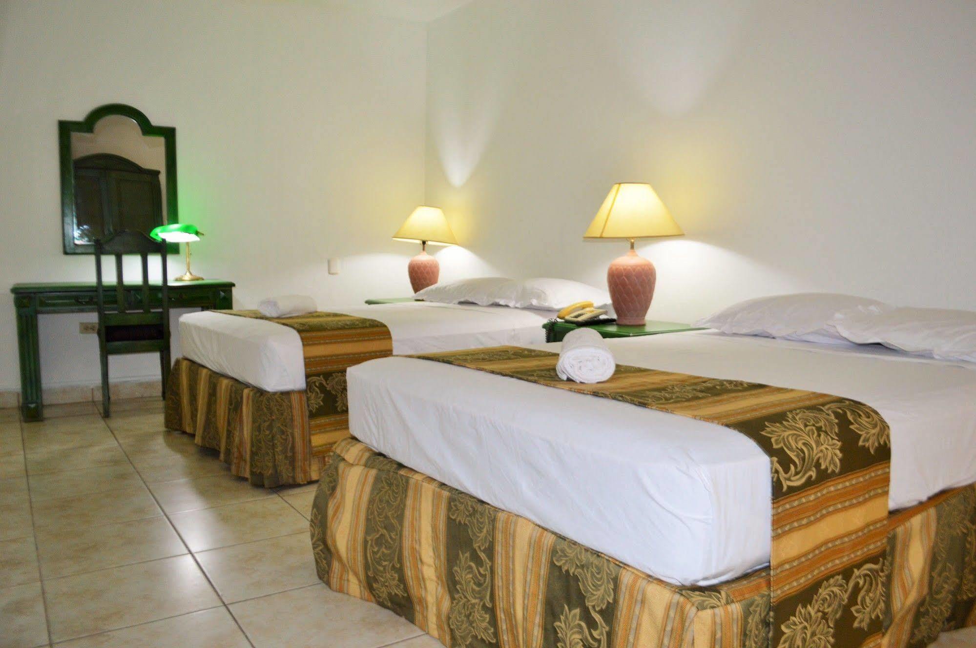 Hotel Casa Real Managua Buitenkant foto